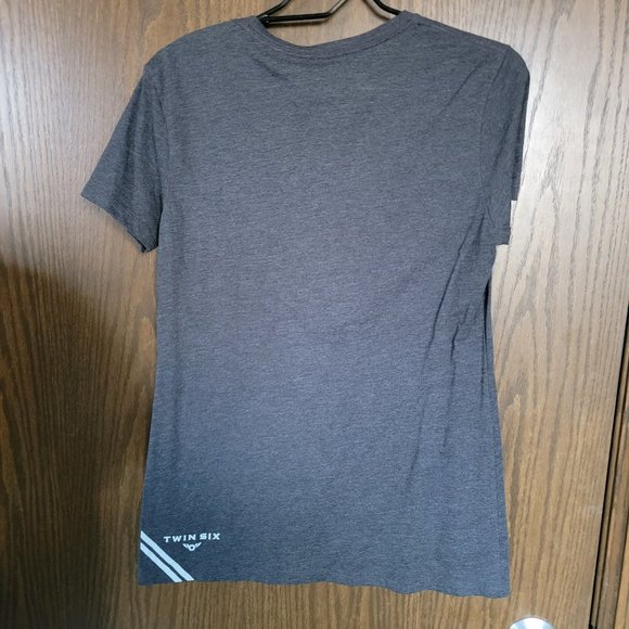 Twin Six Winter Fat Bike Graphic Tee Size Large - Picture 10 of 12